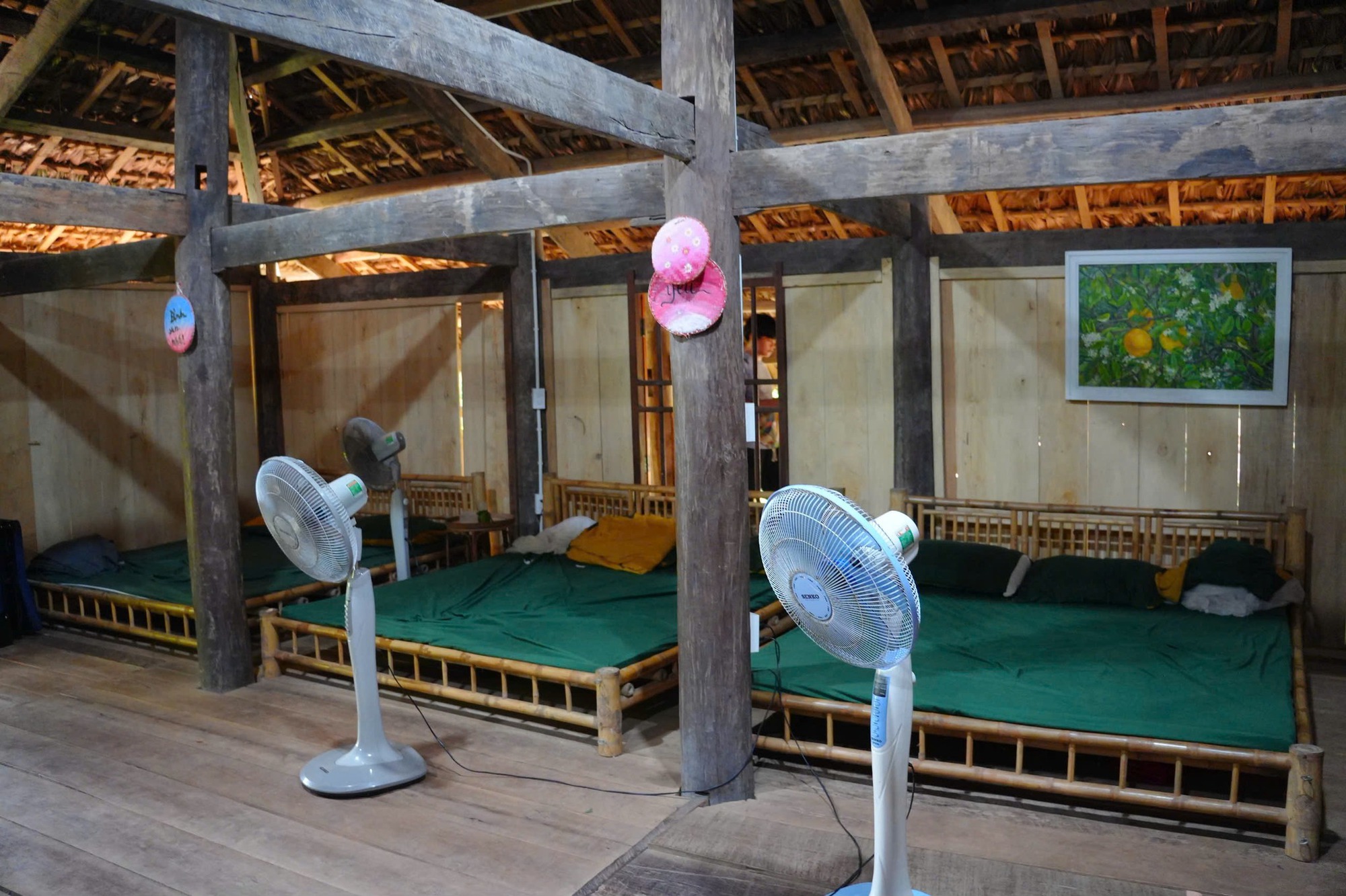 Chủ trại hè Làng Háo Hức khẳng định có đầy đủ hồ sơ pháp lý như giấy phép kinh doanh, chứng nhận an toàn thực phẩm, được chứng nhận là điểm du lịch của tỉnh- Ảnh 3.