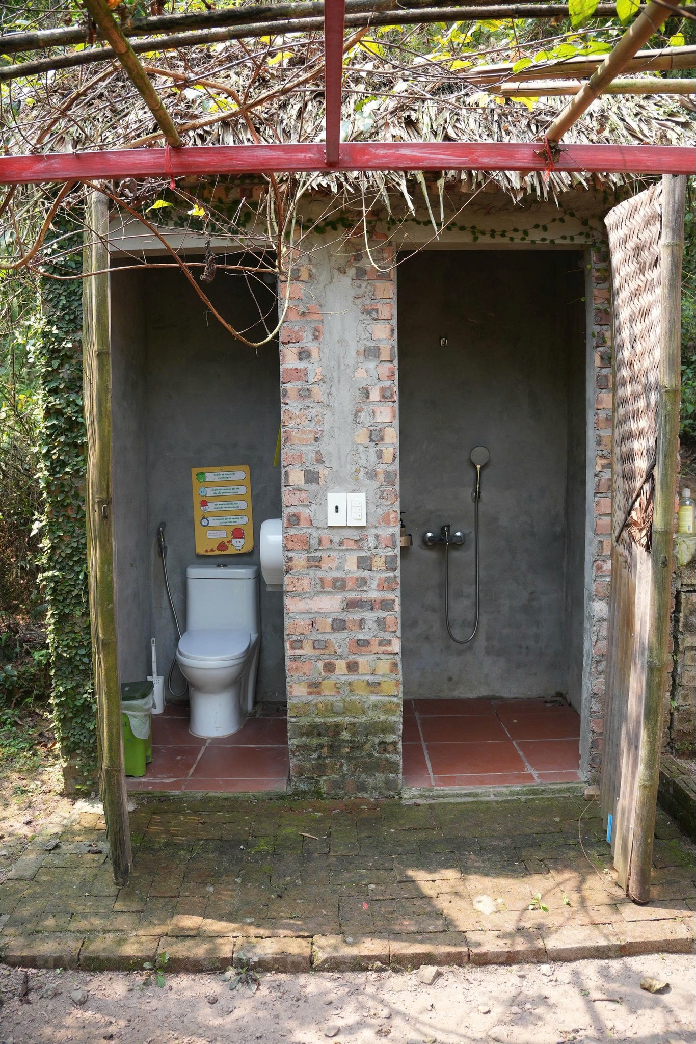 Chủ trại hè Làng Háo Hức khẳng định có đầy đủ hồ sơ pháp lý như giấy phép kinh doanh, chứng nhận an toàn thực phẩm, được chứng nhận là điểm du lịch của tỉnh- Ảnh 5.