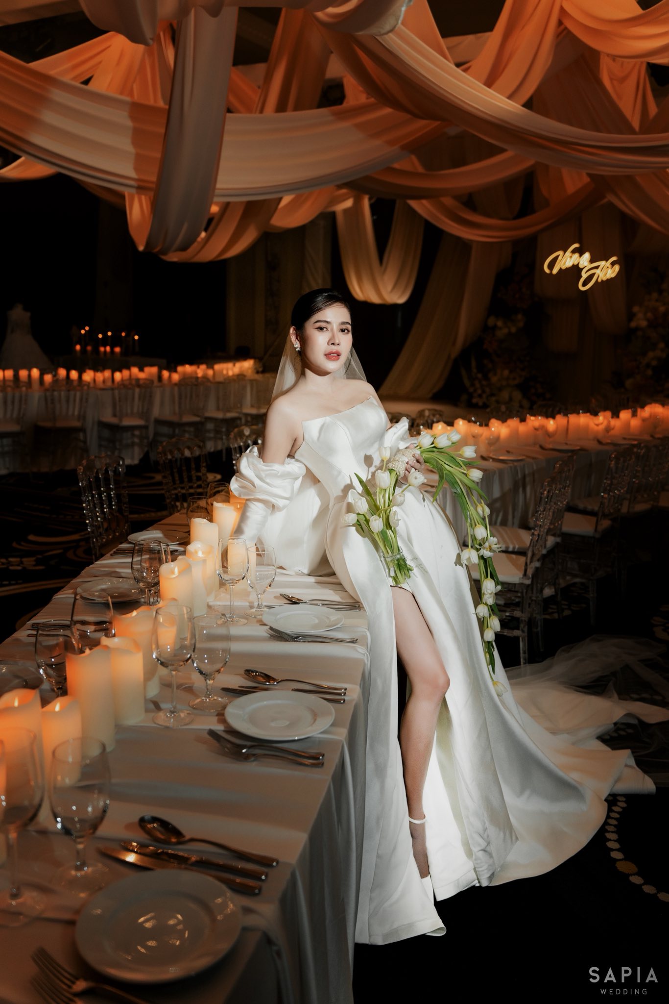 Ảnh nét căng trung vệ ĐT Việt Nam cưới mẹ đơn thân, đám cưới xa hoa nhất nhì làng bóng Việt- Ảnh 5. Ảnh nét căng trung vệ ĐT Việt Nam cưới mẹ đơn thân, đám cưới xa hoa nhất nhì làng bóng Việt- Ảnh 5.