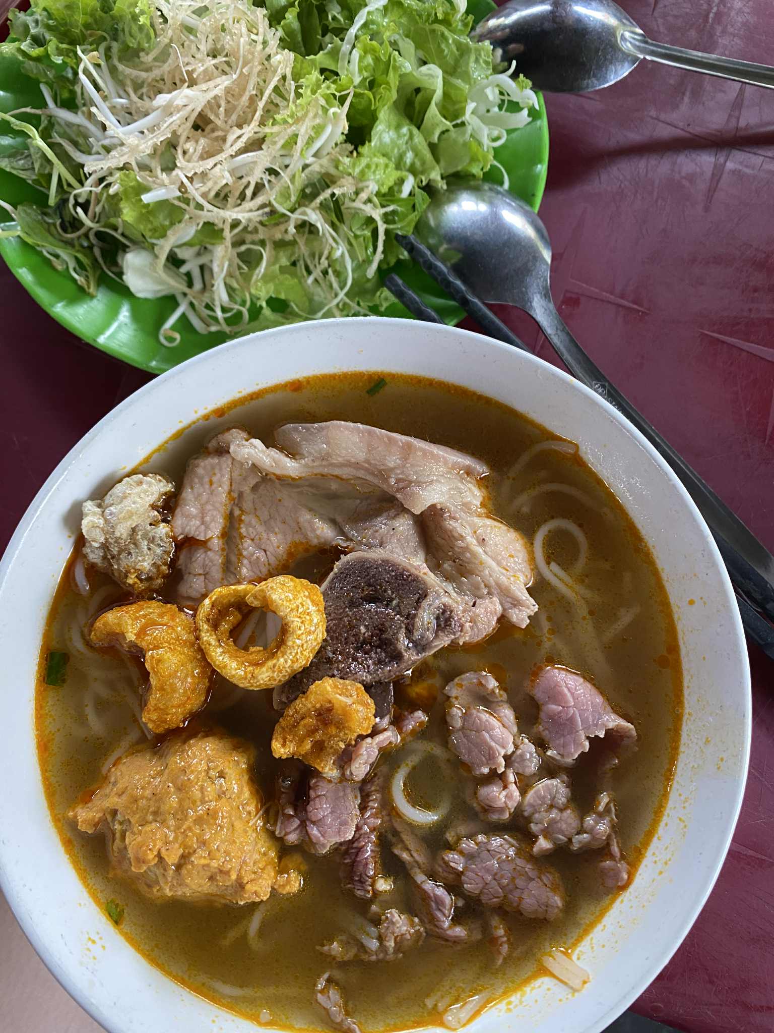 Đi ăn “Di sản văn hóa phi vật thể Quốc Gia” ở 5 địa điểm chuẩn gu dân bản địa, topping đặc biệt chỉ ở Huế mới có- Ảnh 12. Đi ăn “Di sản văn hóa phi vật thể Quốc Gia” ở 5 địa điểm chuẩn gu dân bản địa, topping đặc biệt chỉ ở Huế mới có- Ảnh 12.