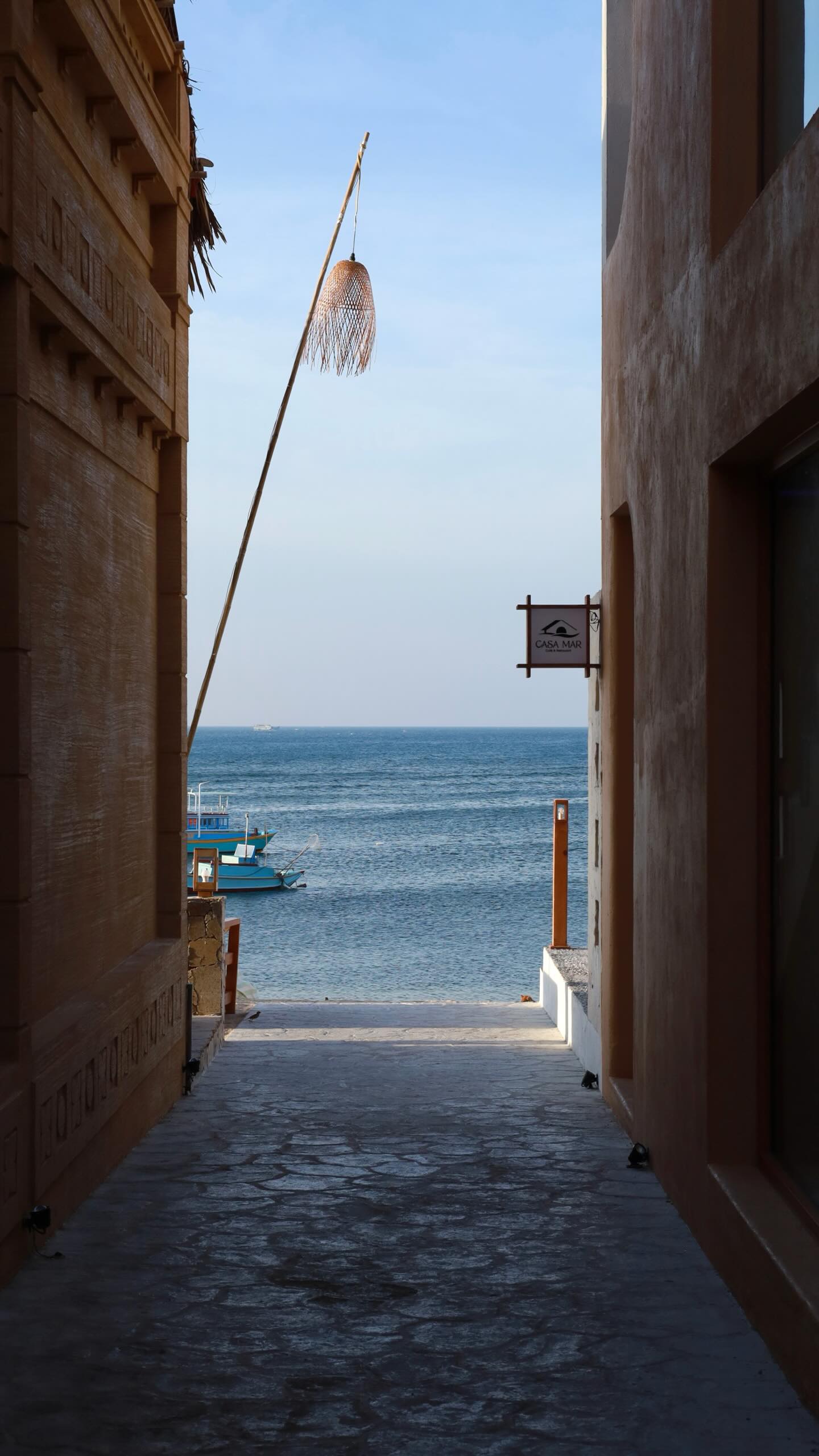 Khách Việt tốn 2 tiếng đồng ngồi tàu bị “sóng dập tả tơi” chỉ để đổi lại khung cảnh “tuyệt đối điện ảnh” này- Ảnh 6.