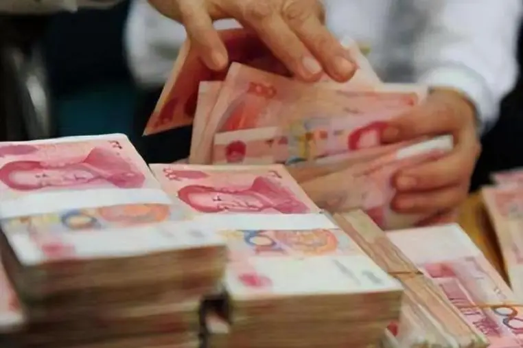 Tiết kiệm 4,3 tỷ cưới vợ cho con, 15 năm sau bà lão bàng hoàng vì mất sạch tiền, còn nợ ngân hàng hơn 470 triệu- Ảnh 2.