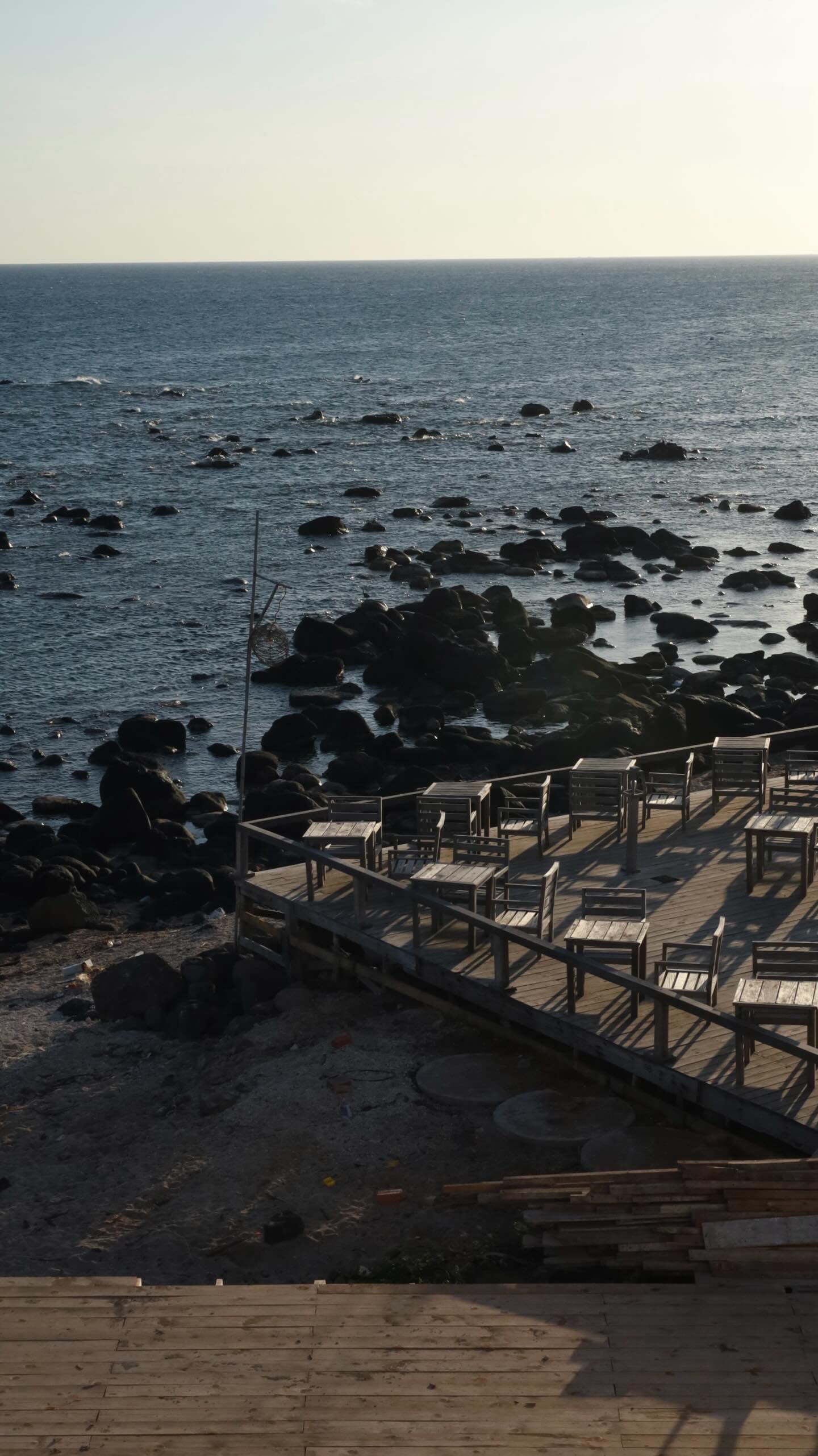 Khách Việt tốn 2 tiếng đồng ngồi tàu bị “sóng dập tả tơi” chỉ để đổi lại khung cảnh “tuyệt đối điện ảnh” này- Ảnh 9.