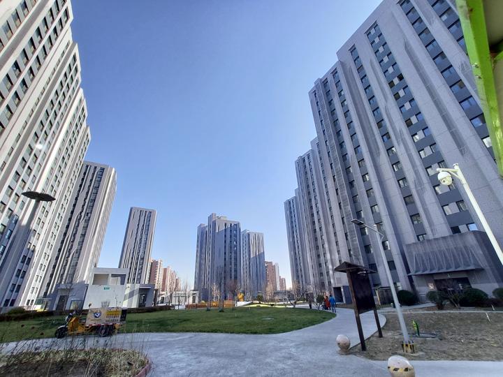 Mua nhà 8,5 tỷ đồng, 7 năm sau mới “ngã ngửa” vì nhà mất giá hơn 1 tỷ: Người đàn ông đòi môi giới hoàn tiền vì "không ai nói tôi sống dưới… 2 chuồng bồ câu"- Ảnh 2. Mua nhà 8,5 tỷ đồng, 7 năm sau mới “ngã ngửa” vì nhà mất giá hơn 1 tỷ: Người đàn ông đòi môi giới hoàn tiền vì "không ai nói tôi sống dưới… 2 chuồng bồ câu"- Ảnh 2.