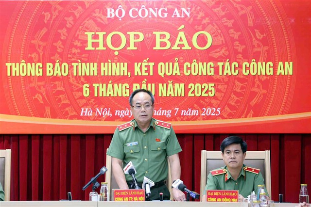 571 nạn nhân trong vụ lừa đảo quy mô lớn liên hệ ngay với Công an Hà Nội để được trả lại tiền- Ảnh 1. 571 nạn nhân trong vụ lừa đảo quy mô lớn liên hệ ngay với Công an Hà Nội để được trả lại tiền- Ảnh 1.