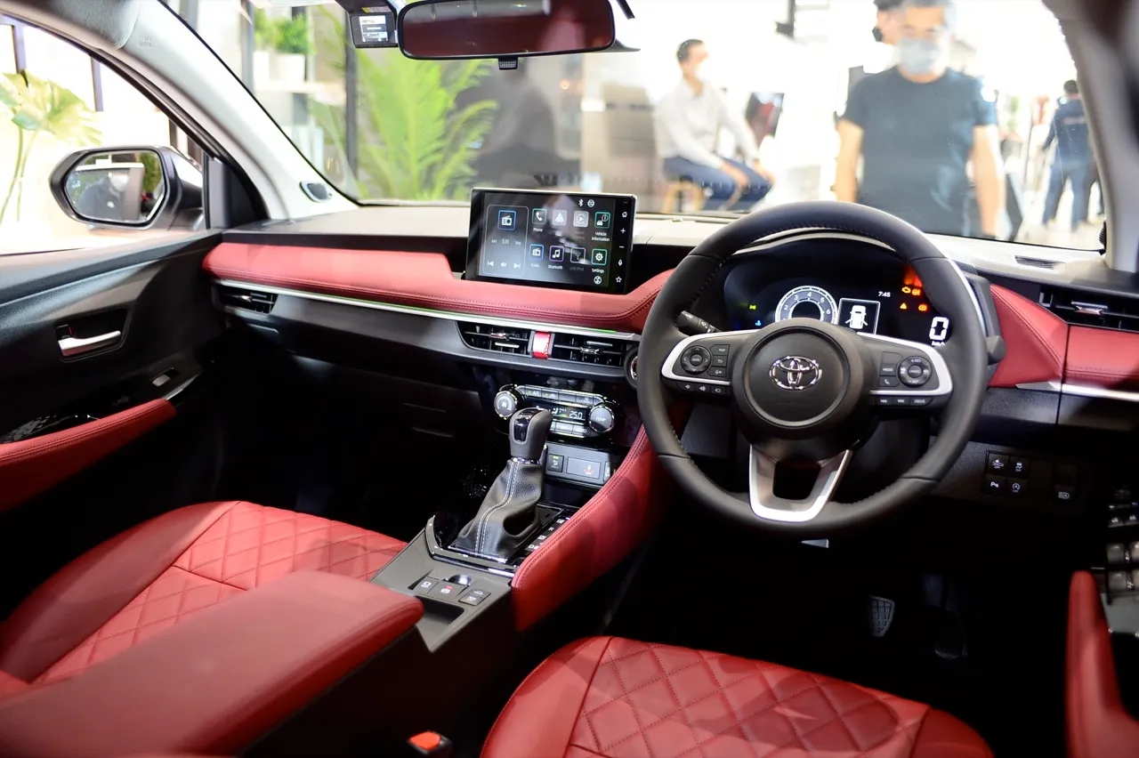 Toyota Vios hybrid chốt lịch ra mắt tháng sau: Động cơ như Yaris Cross, tiêu thụ từ 3,8 lít/100km, về Việt Nam dễ hot- Ảnh 2. Toyota Vios hybrid chốt lịch ra mắt tháng sau: Động cơ như Yaris Cross, tiêu thụ từ 3,8 lít/100km, về Việt Nam dễ hot- Ảnh 2.