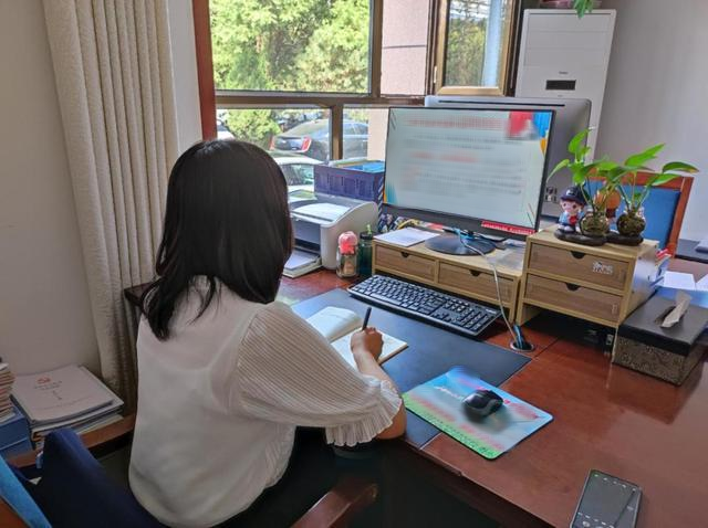 Nữ kế toán lương 10 triệu đồng nhưng chi đến 7 tỷ đồng/năm mua đồ hiệu: Cảnh sát điều tra phát hiện số tiền bất thường 61 tỷ trong tài khoản- Ảnh 1. Nữ kế toán lương 10 triệu đồng nhưng chi đến 7 tỷ đồng/năm mua đồ hiệu: Cảnh sát điều tra phát hiện số tiền bất thường 61 tỷ trong tài khoản- Ảnh 1.