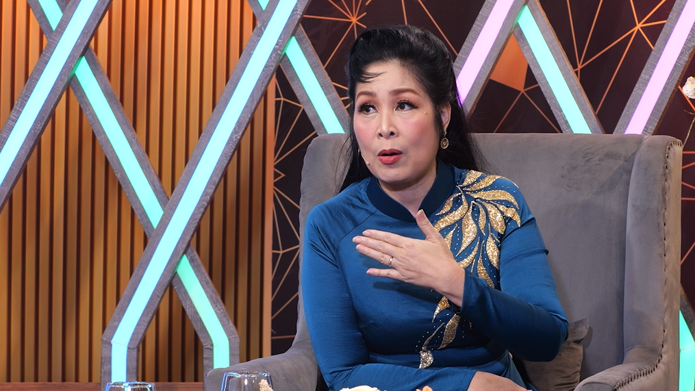 NSND có nhà phố sang trọng, biệt thự như khu du lịch, U60 hôn nhân viên mãn sau 1 lần đổ vỡ- Ảnh 1. NSND có nhà phố sang trọng, biệt thự như khu du lịch, U60 hôn nhân viên mãn sau 1 lần đổ vỡ- Ảnh 1.