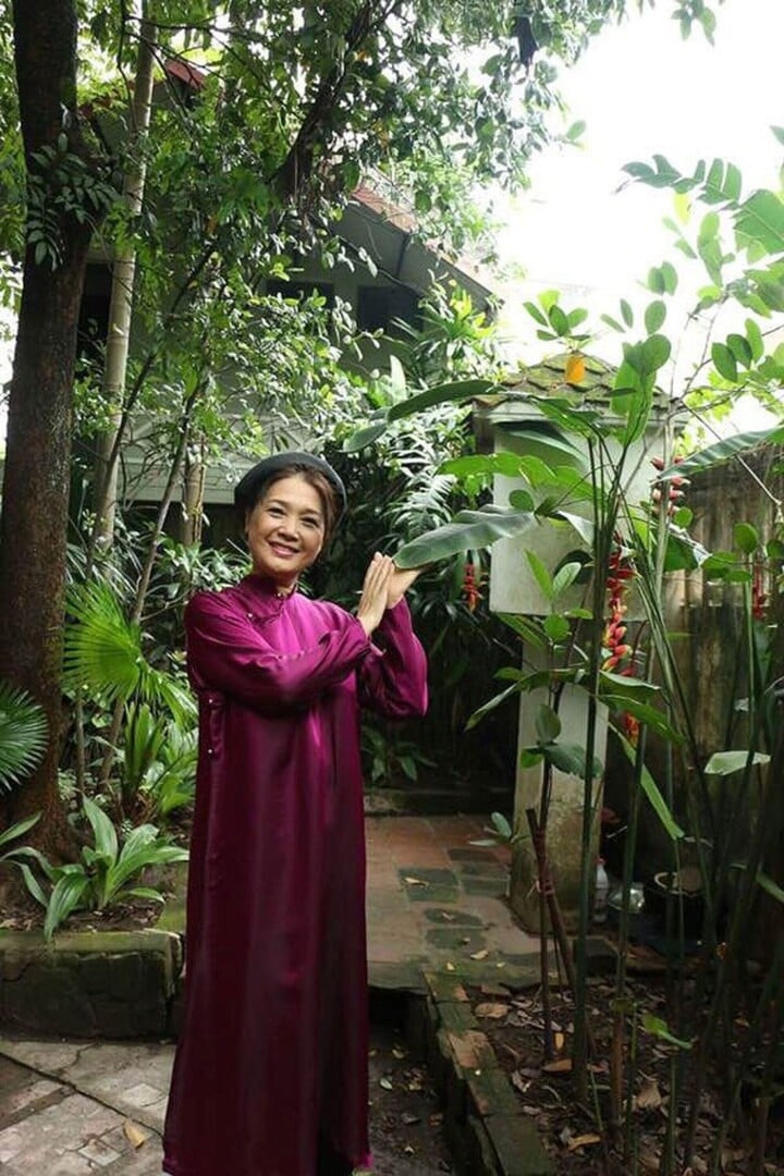 Nữ diễn viên đóng 'Chị Dậu': Mỹ nhân Hà thành đa đoan, hạnh phúc tuổi xế chiều- Ảnh 4. Nữ diễn viên đóng 'Chị Dậu': Mỹ nhân Hà thành đa đoan, hạnh phúc tuổi xế chiều- Ảnh 4.