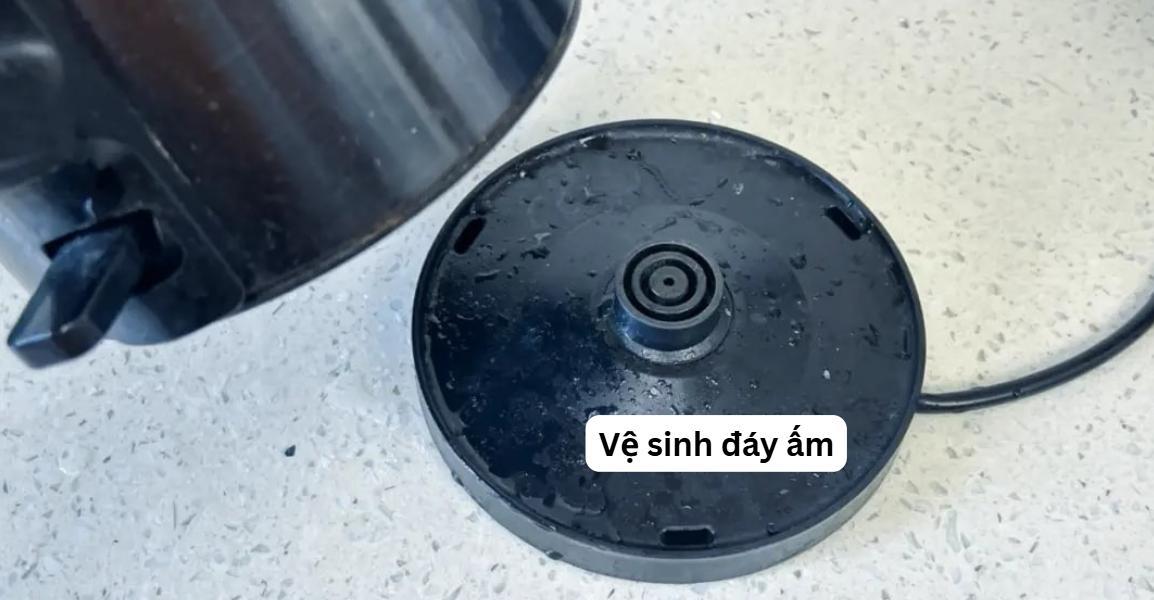 Cảnh báo 5 sai lầm tai hại khi dùng ấm siêu tốc: Số 4 nhiều người mắc, bác sĩ khuyên phải sửa gấp- Ảnh 3. Cảnh báo 5 sai lầm tai hại khi dùng ấm siêu tốc: Số 4 nhiều người mắc, bác sĩ khuyên phải sửa gấp- Ảnh 3.
