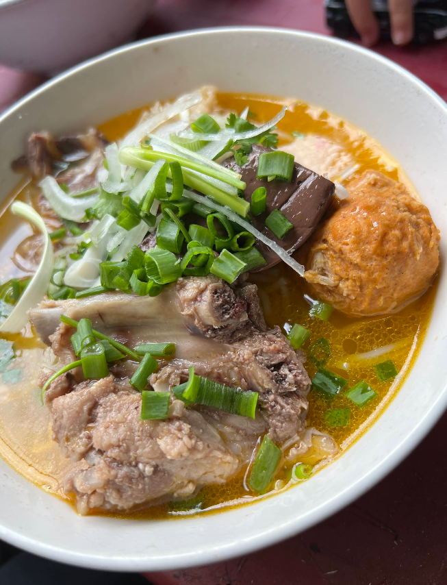 Đi ăn “Di sản văn hóa phi vật thể Quốc Gia” ở 5 địa điểm chuẩn gu dân bản địa, topping đặc biệt chỉ ở Huế mới có- Ảnh 13. Đi ăn “Di sản văn hóa phi vật thể Quốc Gia” ở 5 địa điểm chuẩn gu dân bản địa, topping đặc biệt chỉ ở Huế mới có- Ảnh 13.
