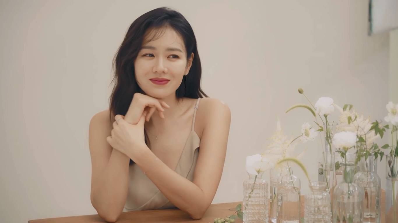 Gái 1 con Son Ye Jin giữ dáng thon thả, tuổi 43 vẫn ngọc ngà như đôi mươi nhờ ăn 1 món vào bữa tối nhiều năm qua- Ảnh 4. Gái 1 con Son Ye Jin giữ dáng thon thả, tuổi 43 vẫn ngọc ngà như đôi mươi nhờ ăn 1 món vào bữa tối nhiều năm qua- Ảnh 4.
