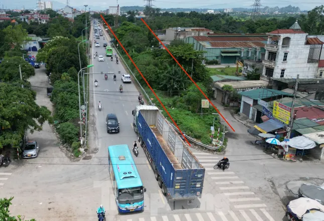 Loạt dự án giao thông Hà Nội bất động: Đường kẹt, máy móc ‘ngủ đông’, dân bức xúc- Ảnh 7. Loạt dự án giao thông Hà Nội bất động: Đường kẹt, máy móc ‘ngủ đông’, dân bức xúc- Ảnh 7.