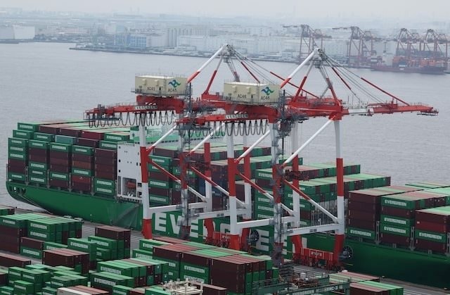 Ông Trump nói Nhà Trắng đã gửi thư thông báo mức thuế 25% tới Hàn Quốc Nhật Bản, dọa sẽ tăng thêm 25% nếu trả đũa- Ảnh 1.