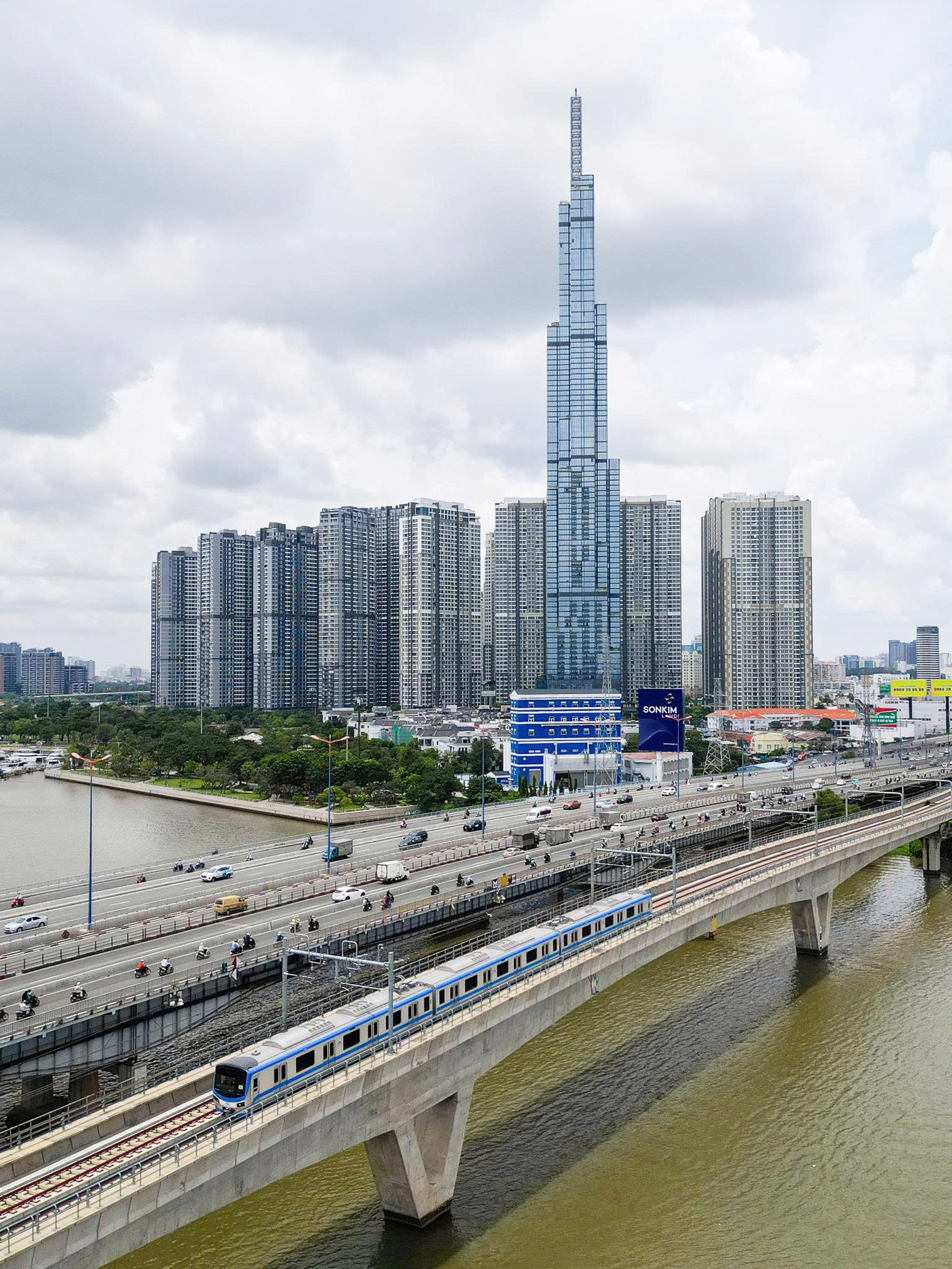 Ông lớn bất động sản từ Malaysia đề xuất làm tuyến metro 3,4 tỷ USD nối TP.HCM với sân bay lớn nhất Việt Nam- Ảnh 1. Ông lớn bất động sản từ Malaysia đề xuất làm tuyến metro 3,4 tỷ USD nối TP.HCM với sân bay lớn nhất Việt Nam- Ảnh 1.