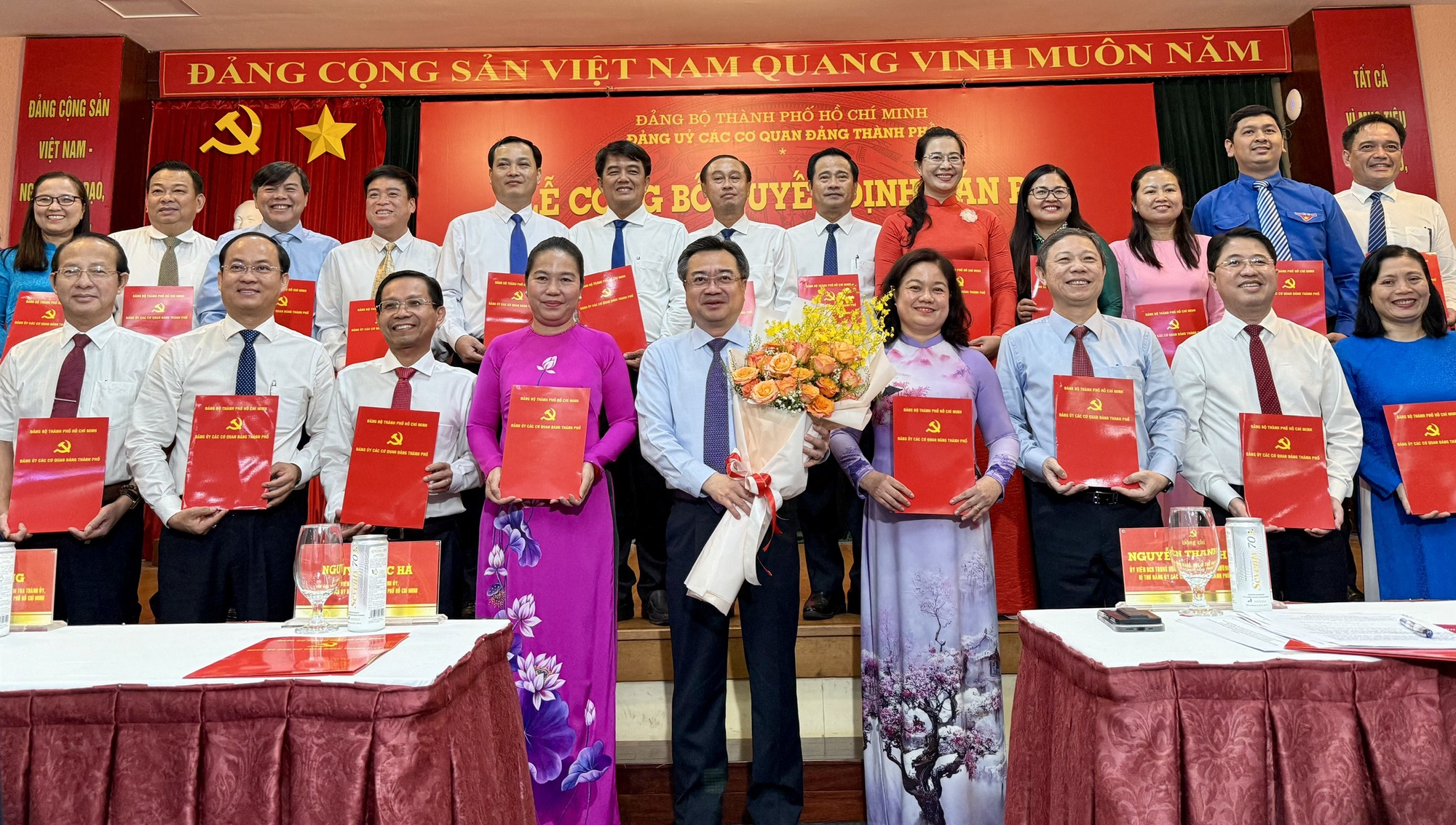 Ông Nguyễn Thanh Nghị nhận thêm nhiệm vụ mới- Ảnh 1. Ông Nguyễn Thanh Nghị nhận thêm nhiệm vụ mới- Ảnh 1.