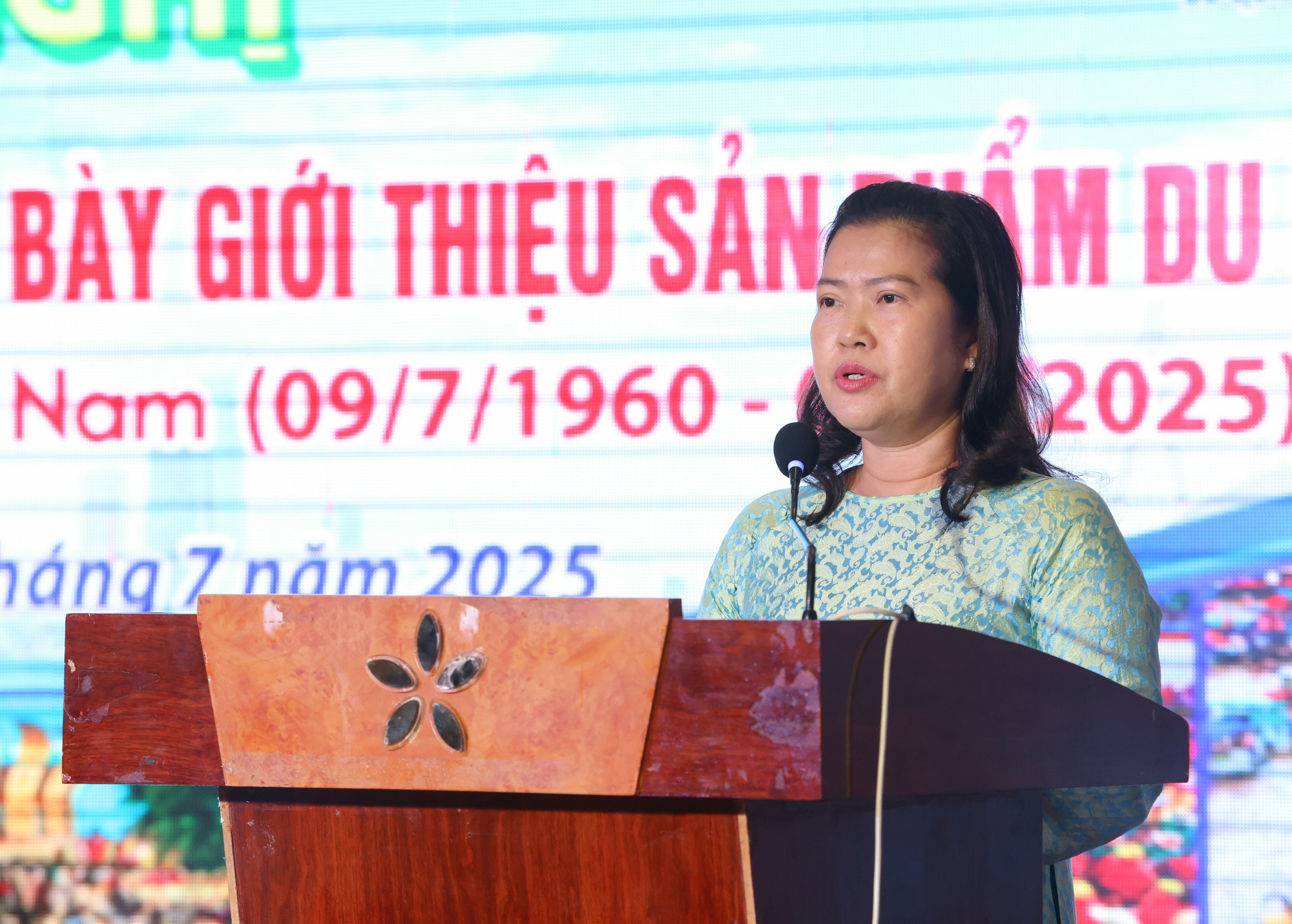 Du lịch miền Tây: Đông khách nhưng… không vui lắm!- Ảnh 1. Du lịch miền Tây: Đông khách nhưng… không vui lắm!- Ảnh 1.