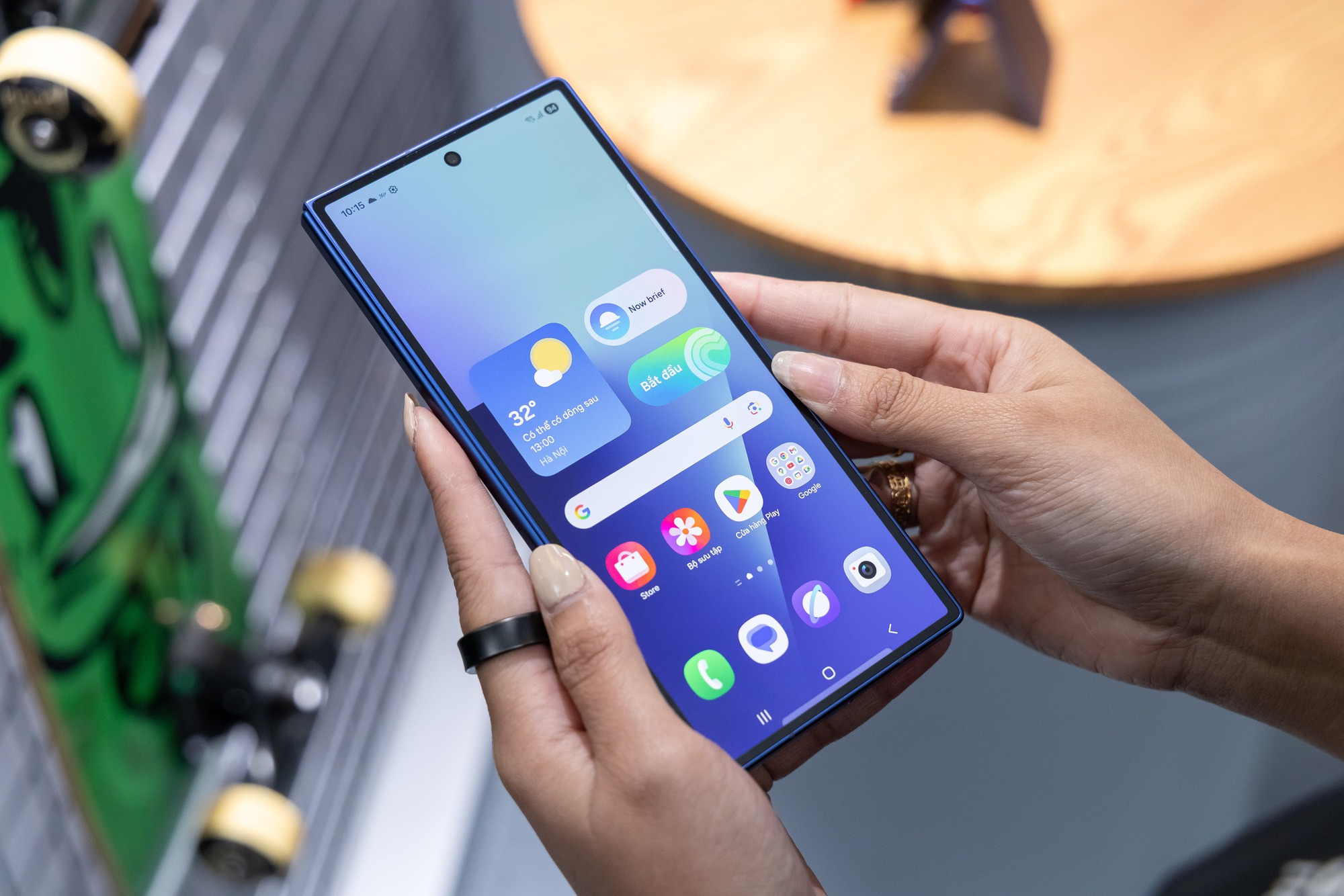 Samsung Galaxy Z Fold7 ra mắt: Mỏng, nhẹ hơn bao giờ hết, giá từ 46,99 triệu đồng- Ảnh 4. Samsung Galaxy Z Fold7 ra mắt: Mỏng, nhẹ hơn bao giờ hết, giá từ 46,99 triệu đồng- Ảnh 4.