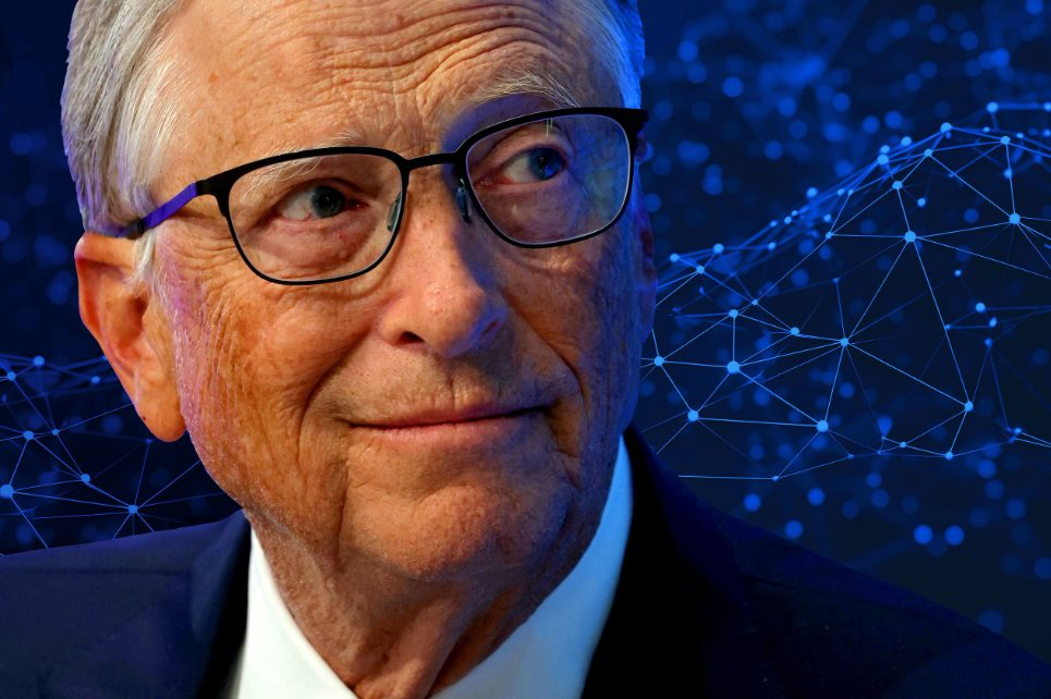 Nghe lời bạn thân, Bill Gates để mất cơ hội trở thành tỷ phú nghìn tỷ USD đầu tiên trên thế giới, bị chính cựu nhân viên Microsoft vượt mặt về tài sản- Ảnh 1. Nghe lời bạn thân, Bill Gates để mất cơ hội trở thành tỷ phú nghìn tỷ USD đầu tiên trên thế giới, bị chính cựu nhân viên Microsoft vượt mặt về tài sản- Ảnh 1.