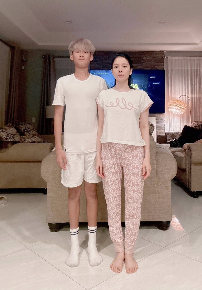 Con trai được khen "Gương mặt điện ảnh - hình tượng thể thao", Lệ Quyên tự hào "trộm vía, cực phẩm": Soi tài năng đúng là xịn sò- Ảnh 1. Con trai được khen "Gương mặt điện ảnh - hình tượng thể thao", Lệ Quyên tự hào "trộm vía, cực phẩm": Soi tài năng đúng là xịn sò- Ảnh 1.