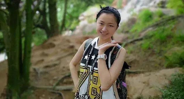 Nữ sinh thi đại học đạt điểm tuyệt đối 3 môn nhưng từ chối trường top 1 chỉ với 5 từ khiến ai nghe cũng phải "tròn mắt"- Ảnh 2. Nữ sinh thi đại học đạt điểm tuyệt đối 3 môn nhưng từ chối trường top 1 chỉ với 5 từ khiến ai nghe cũng phải "tròn mắt"- Ảnh 2.