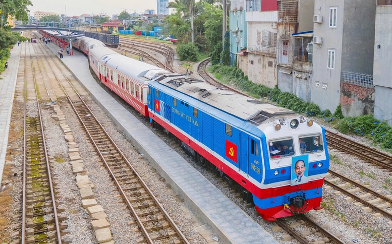 Sẵn sàng khởi công dự án đường sắt Lào Cai-Hà Nội-Hải Phòng vào 19/12/2025- Ảnh 2. Sẵn sàng khởi công dự án đường sắt Lào Cai-Hà Nội-Hải Phòng vào 19/12/2025- Ảnh 2.