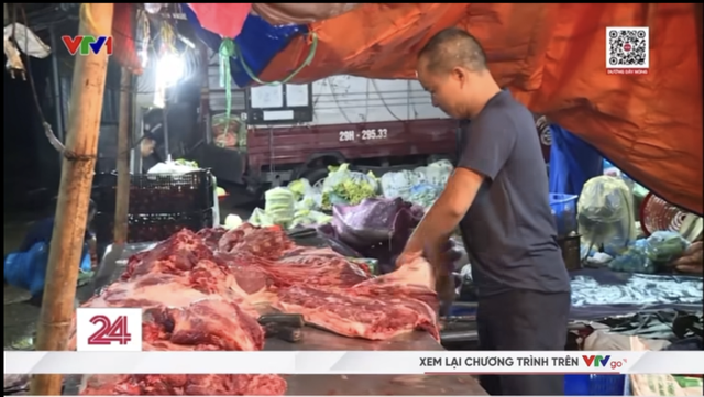 Đường dây bán thịt lợn chết tại chợ Phùng Khoang: Giá ban đầu chỉ 20.000 đồng/kg, biết kém chất lượng vẫn xẻ bán cho khách mỗi ngày- Ảnh 2. Đường dây bán thịt lợn chết tại chợ Phùng Khoang: Giá ban đầu chỉ 20.000 đồng/kg, biết kém chất lượng vẫn xẻ bán cho khách mỗi ngày- Ảnh 2.