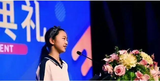 Nữ sinh thi đại học đạt điểm tuyệt đối 3 môn nhưng từ chối trường top 1 chỉ với 5 từ khiến ai nghe cũng phải "tròn mắt"- Ảnh 1. Nữ sinh thi đại học đạt điểm tuyệt đối 3 môn nhưng từ chối trường top 1 chỉ với 5 từ khiến ai nghe cũng phải "tròn mắt"- Ảnh 1.