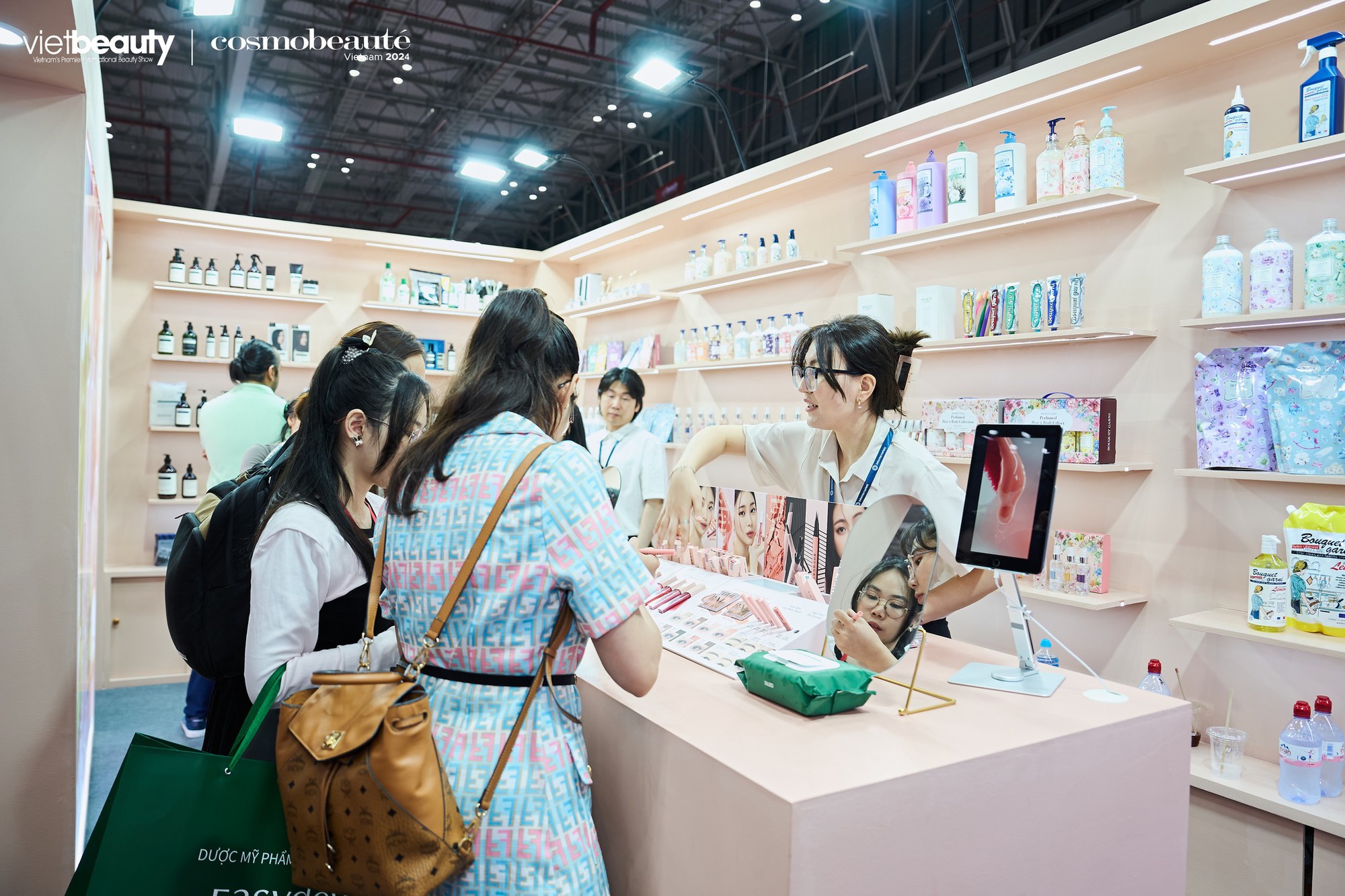 Chuỗi nguyên liệu làm đẹp quy tụ tại Vietbeauty & Cosmobeauté Vietnam 2025- Ảnh 2.