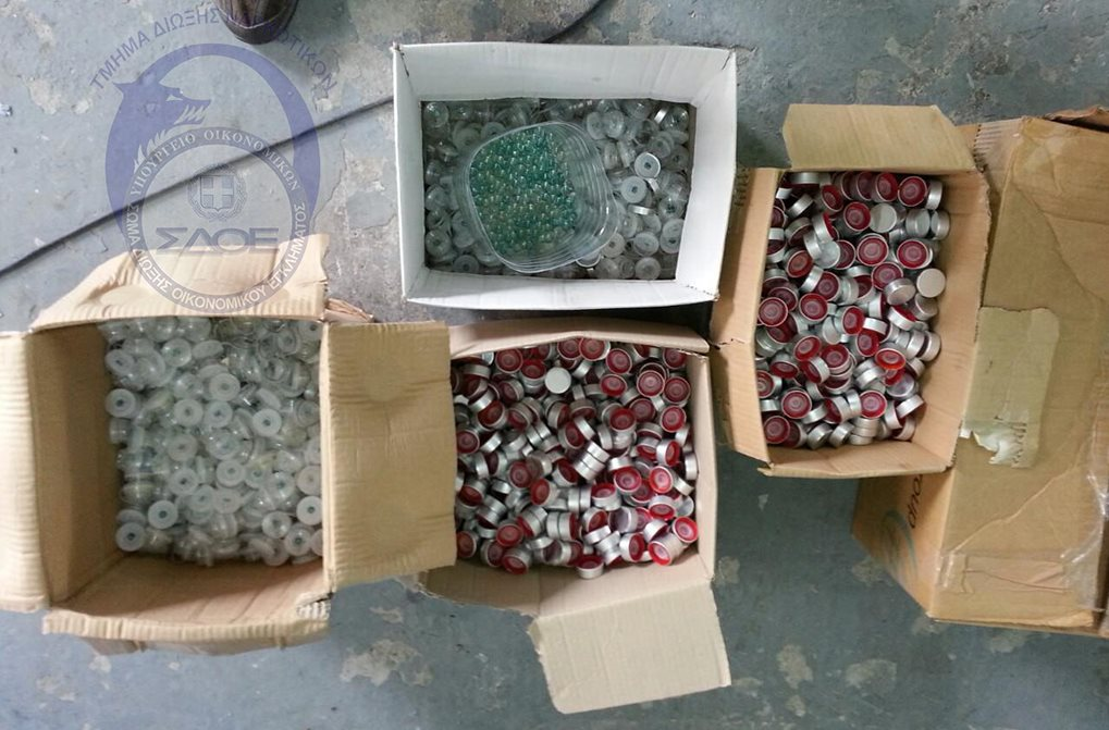 Chấn động đột kích hàng trăm kho hàng, tịch thu 11.000 tấn thực phẩm giả, đồ ăn ngâm chất cấm, 1 triệu lít đồ uống nhái, quy mô hàng tỷ USD- Ảnh 3. Chấn động đột kích hàng trăm kho hàng, tịch thu 11.000 tấn thực phẩm giả, đồ ăn ngâm chất cấm, 1 triệu lít đồ uống nhái, quy mô hàng tỷ USD- Ảnh 3.