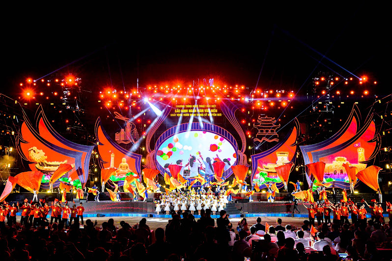 Tổng đạo diễn “concert tỉnh Bắc Ninh” tiết lộ chuyện “làm liều” với bản hit 200 triệu view của Hoà Minzy: “Nghĩ lại tôi vẫn thót tim”- Ảnh 1. Tổng đạo diễn “concert tỉnh Bắc Ninh” tiết lộ chuyện “làm liều” với bản hit 200 triệu view của Hoà Minzy: “Nghĩ lại tôi vẫn thót tim”- Ảnh 1.