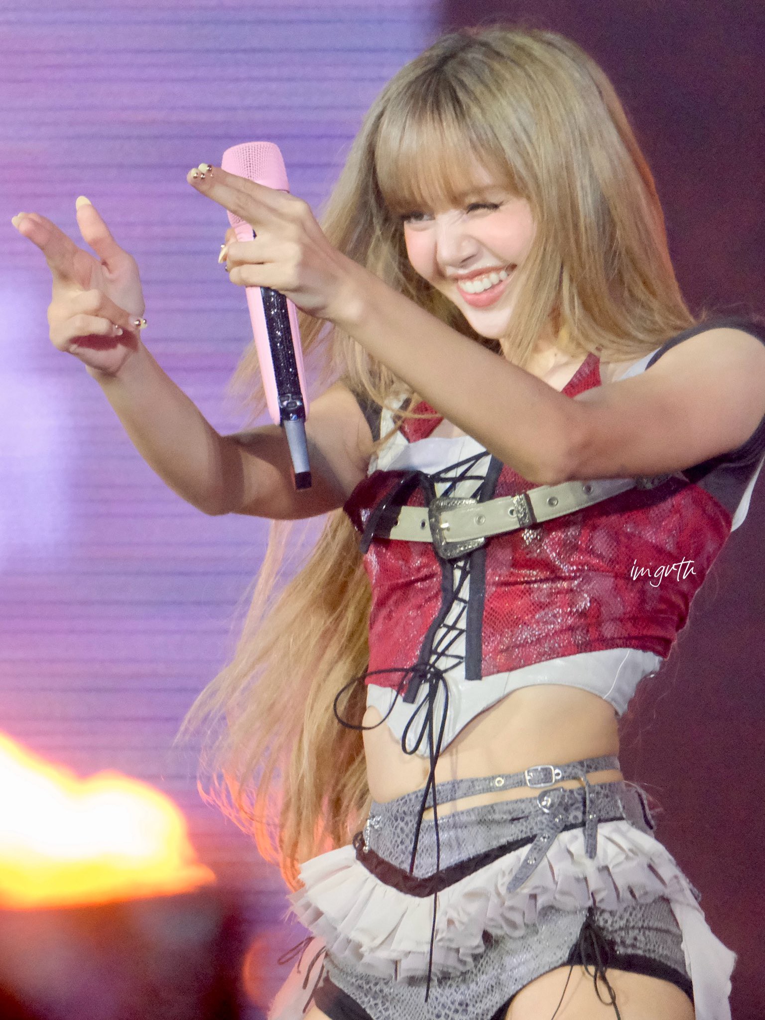 Thực đơn ăn kiêng trong 3 ngày giúp Lisa Blackpink giữ eo 51cm: Toàn món ngon hấp dẫn lại còn tăng sinh collagen- Ảnh 1. Thực đơn ăn kiêng trong 3 ngày giúp Lisa Blackpink giữ eo 51cm: Toàn món ngon hấp dẫn lại còn tăng sinh collagen- Ảnh 1.