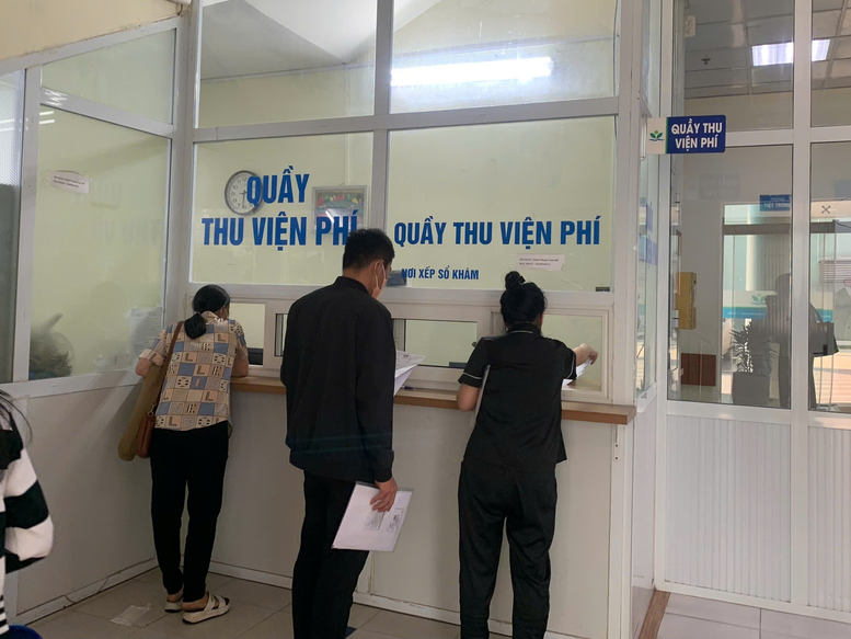 Miễn viện phí toàn dân: Có phải cứ đi khám là được "miễn phí tuyệt đối"?- Ảnh 2. Miễn viện phí toàn dân: Có phải cứ đi khám là được "miễn phí tuyệt đối"?- Ảnh 2.