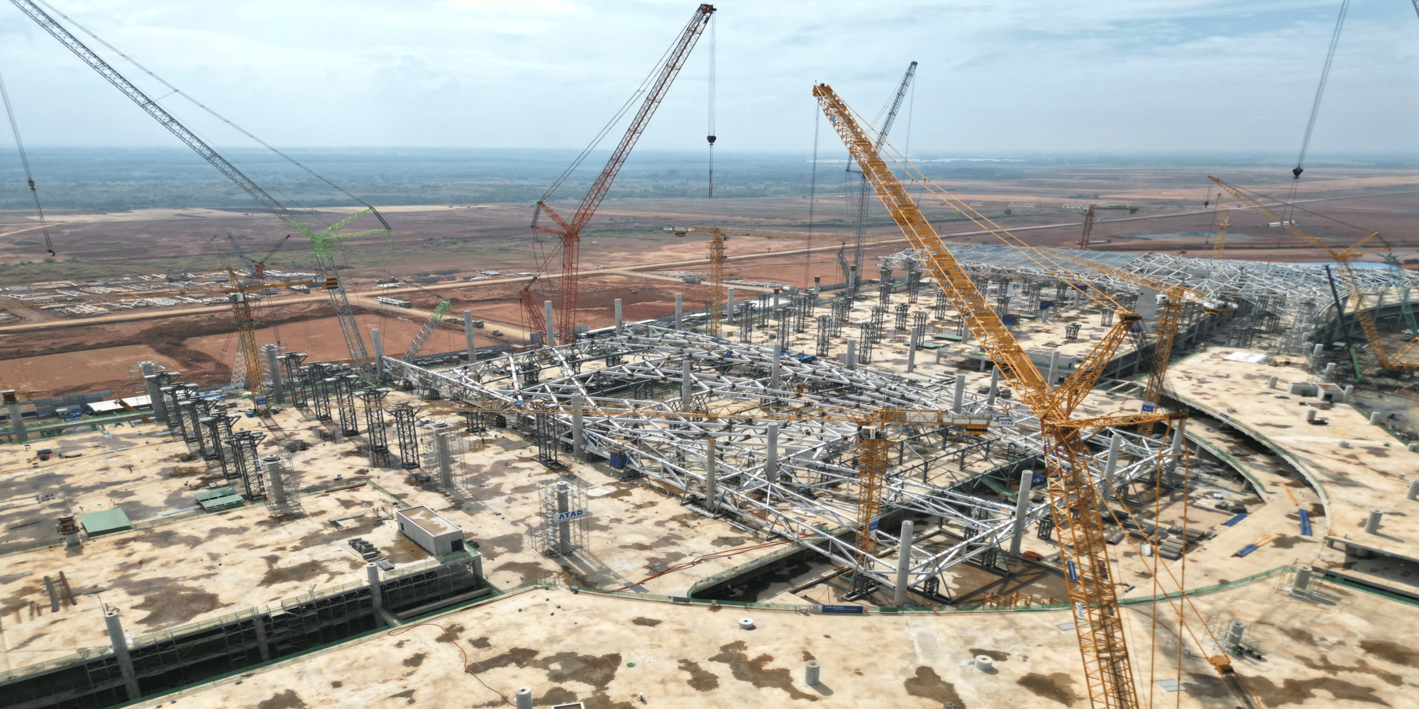 Dự án Việt Nam lập kỷ lục thế giới, 2 lần báo khó nhưng không được lùi tiến độ: 16.000 người thi công ngày đêm, công nghệ cao vào cuộc- Ảnh 1. Dự án Việt Nam lập kỷ lục thế giới, 2 lần báo khó nhưng không được lùi tiến độ: 16.000 người thi công ngày đêm, công nghệ cao vào cuộc- Ảnh 1.