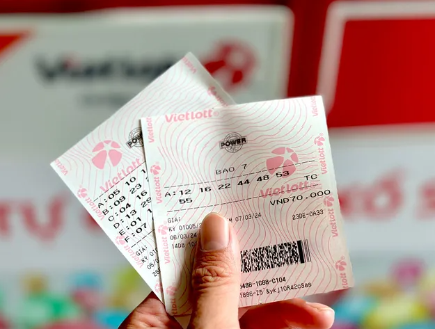 Ngỡ ngàng kỷ lục độc đắc 127 tỷ đồng Vietlott: Khách luận số từ 1 tờ voucher, đánh đi đánh lại nhiều lần- Ảnh 2. Ngỡ ngàng kỷ lục độc đắc 127 tỷ đồng Vietlott: Khách luận số từ 1 tờ voucher, đánh đi đánh lại nhiều lần- Ảnh 2.