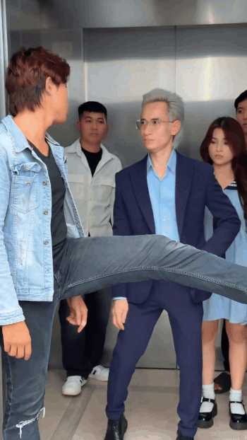 Hơn 45 triệu người đăng ký kênh YouTube của 1 thanh niên Việt Nam: Đó là ai? Làm nội dung gì mà khủng vậy?- Ảnh 2. Hơn 45 triệu người đăng ký kênh YouTube của 1 thanh niên Việt Nam: Đó là ai? Làm nội dung gì mà khủng vậy?- Ảnh 2.
