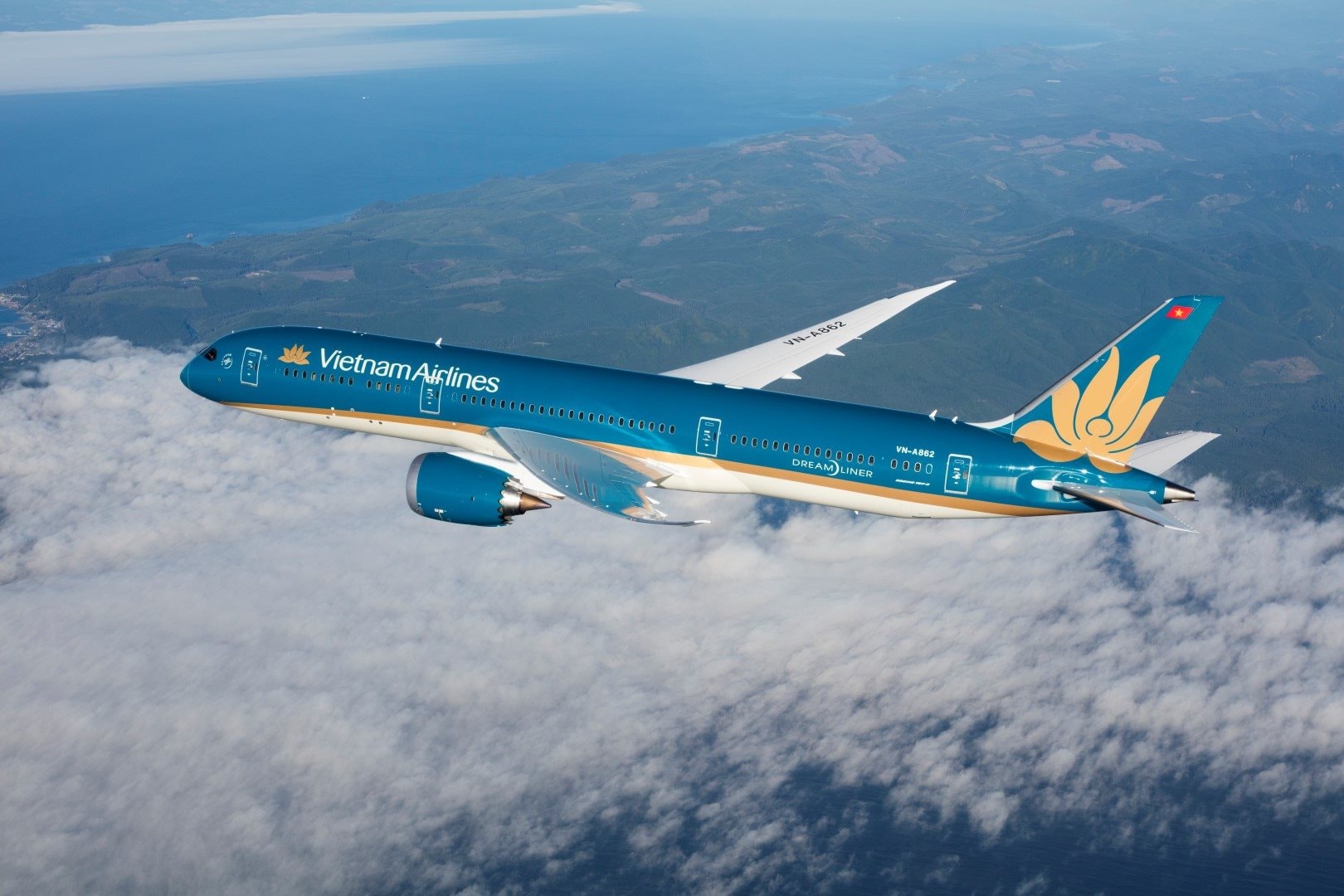 Từ tháng 8, khách đi Vietnam Airlines sẽ được sử dụng Internet trên tàu bay- Ảnh 1. Từ tháng 8, khách đi Vietnam Airlines sẽ được sử dụng Internet trên tàu bay- Ảnh 1.
