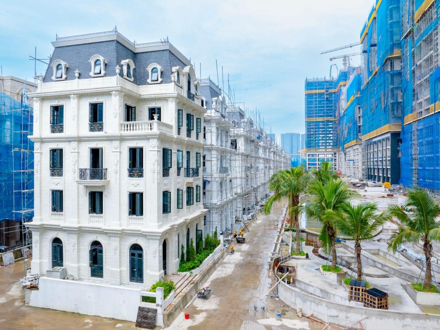Toàn cảnh tiến độ ba dự án trọng điểm dòng thấp tầng Noble Palace của Sunshine Group tại Hà Nội- Ảnh 1.