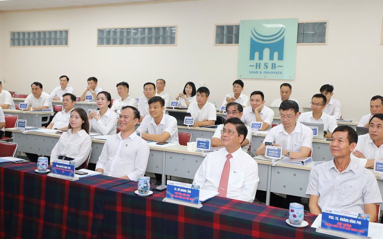 Bảo đảm cung cấp điện an toàn, ổn định cho dịp kỷ niệm 80 năm Cách mạng Tháng Tám và Quốc khánh 2/9- Ảnh 5. Bảo đảm cung cấp điện an toàn, ổn định cho dịp kỷ niệm 80 năm Cách mạng Tháng Tám và Quốc khánh 2/9- Ảnh 5.