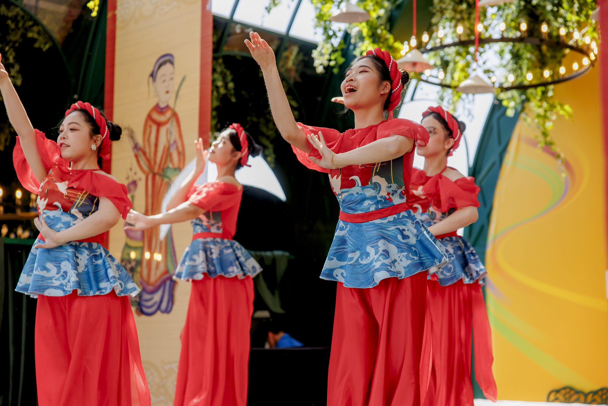 Giới trẻ Việt mang “sắc màu quê hương” với những bài ca, điệu múa đến thủ đô Matxcơva- Ảnh 2. Giới trẻ Việt mang “sắc màu quê hương” với những bài ca, điệu múa đến thủ đô Matxcơva- Ảnh 2.