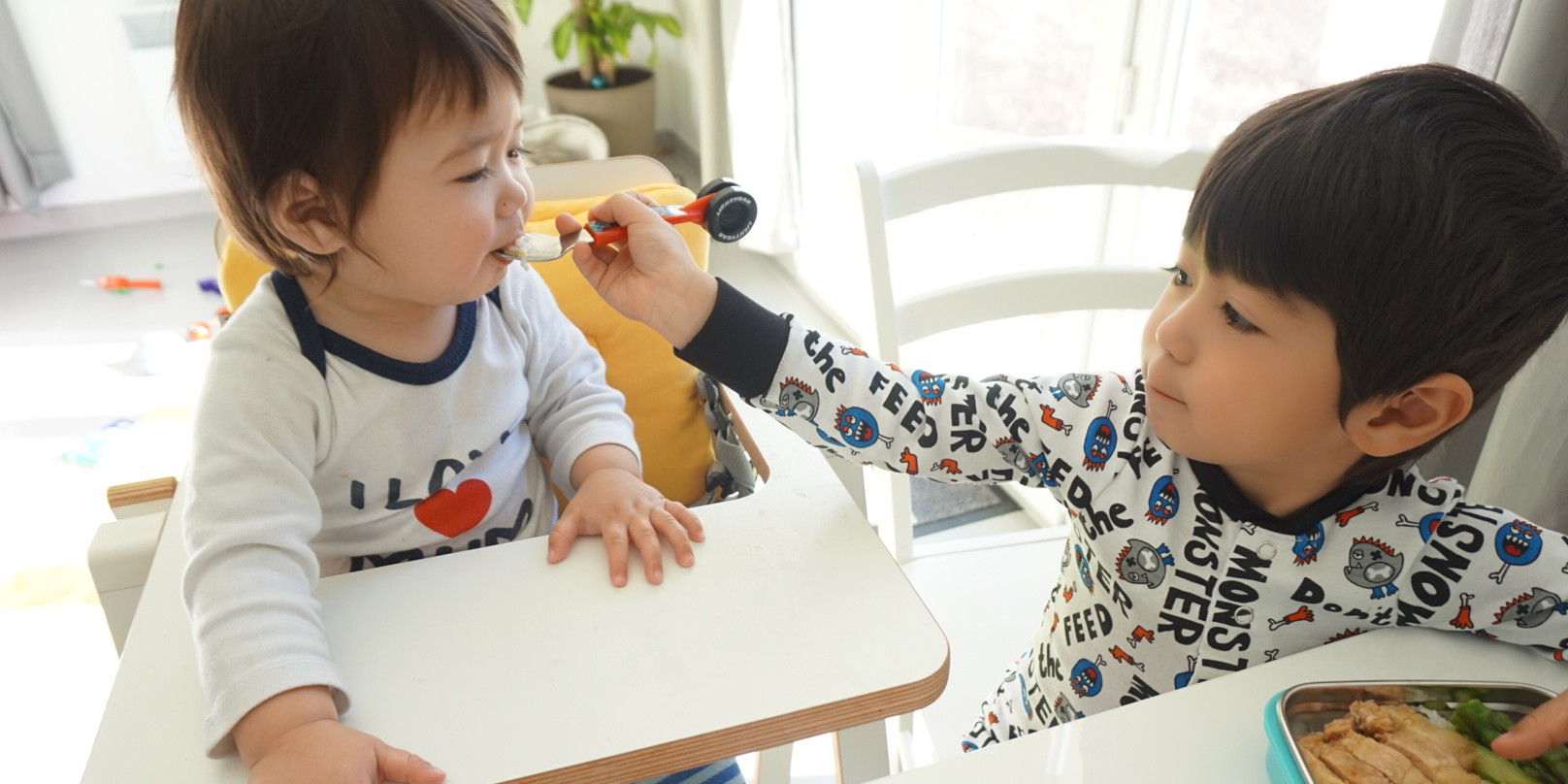 Trẻ nói chuyện như người lớn, "đọc vị" tâm lý người khác giỏi bất thường: Có thể không phải thông minh, mà là...- Ảnh 1. Trẻ nói chuyện như người lớn, "đọc vị" tâm lý người khác giỏi bất thường: Có thể không phải thông minh, mà là...- Ảnh 1.