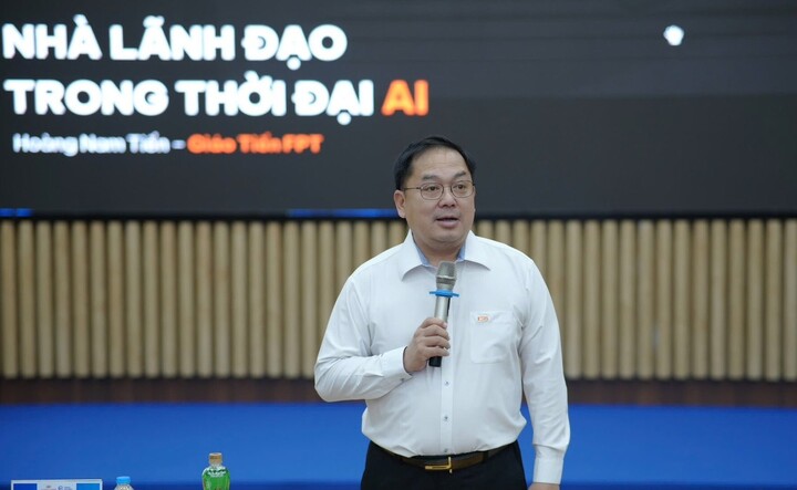 Những phát ngôn đáng chú ý của ông Hoàng Nam Tiến về AI- Ảnh 1. Những phát ngôn đáng chú ý của ông Hoàng Nam Tiến về AI- Ảnh 1.