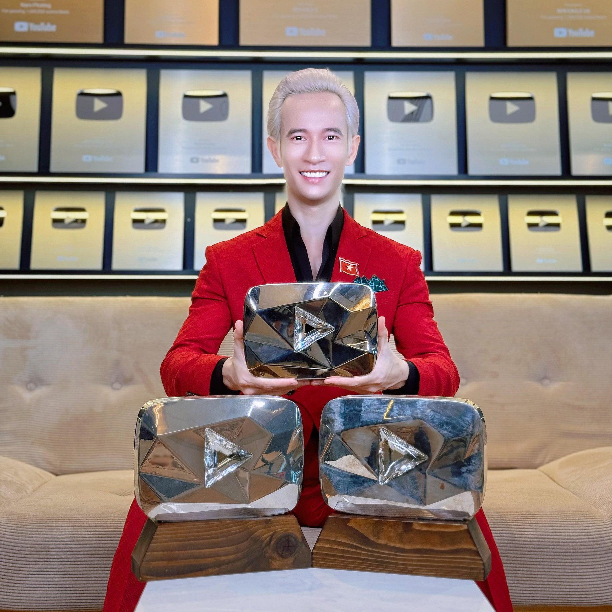 Hơn 45 triệu người đăng ký kênh YouTube của 1 thanh niên Việt Nam: Đó là ai? Làm nội dung gì mà khủng vậy?- Ảnh 4. Hơn 45 triệu người đăng ký kênh YouTube của 1 thanh niên Việt Nam: Đó là ai? Làm nội dung gì mà khủng vậy?- Ảnh 4.