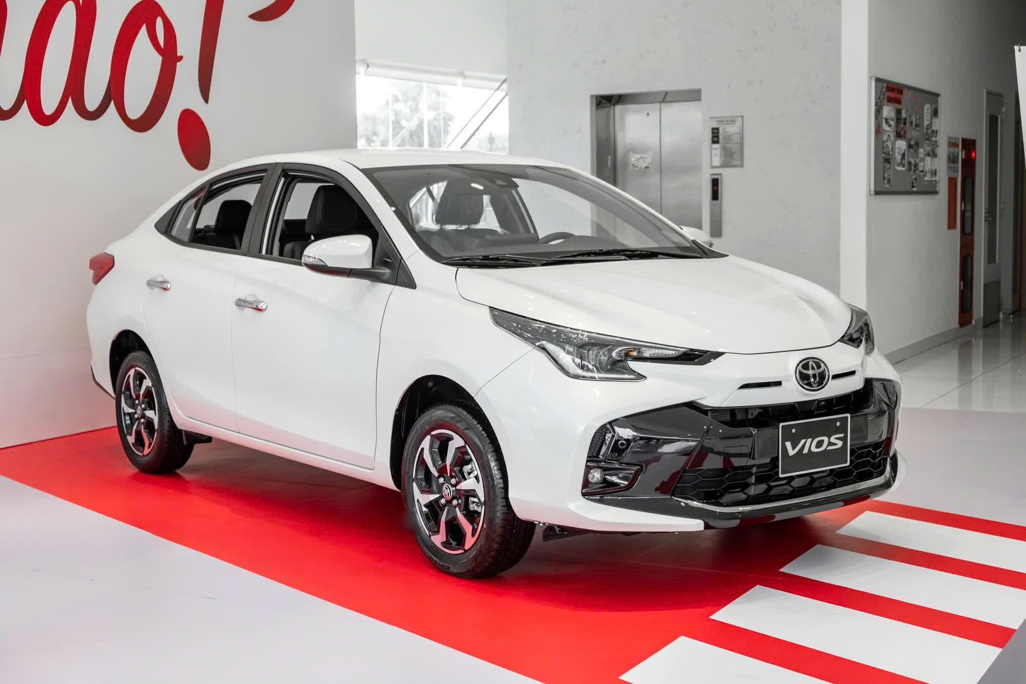 Tròn 7 năm Toyota Vios được làm mới tại Việt Nam: 3 lần tinh chỉnh, từ top 1 doanh số đến tụt hạng trước làn sóng SUV- Ảnh 3. Tròn 7 năm Toyota Vios được làm mới tại Việt Nam: 3 lần tinh chỉnh, từ top 1 doanh số đến tụt hạng trước làn sóng SUV- Ảnh 3.