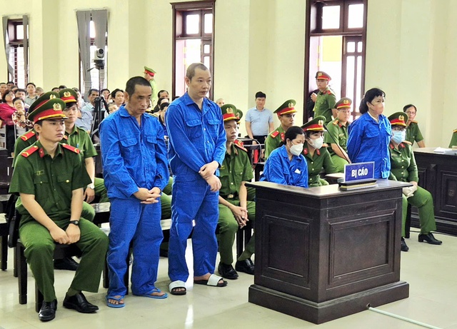 Bà chủ 3 công ty bất động sản Nguyễn Thị Cẩm Hồng đã lừa đảo số tiền lớn mức nào?- Ảnh 1. Bà chủ 3 công ty bất động sản Nguyễn Thị Cẩm Hồng đã lừa đảo số tiền lớn mức nào?- Ảnh 1.