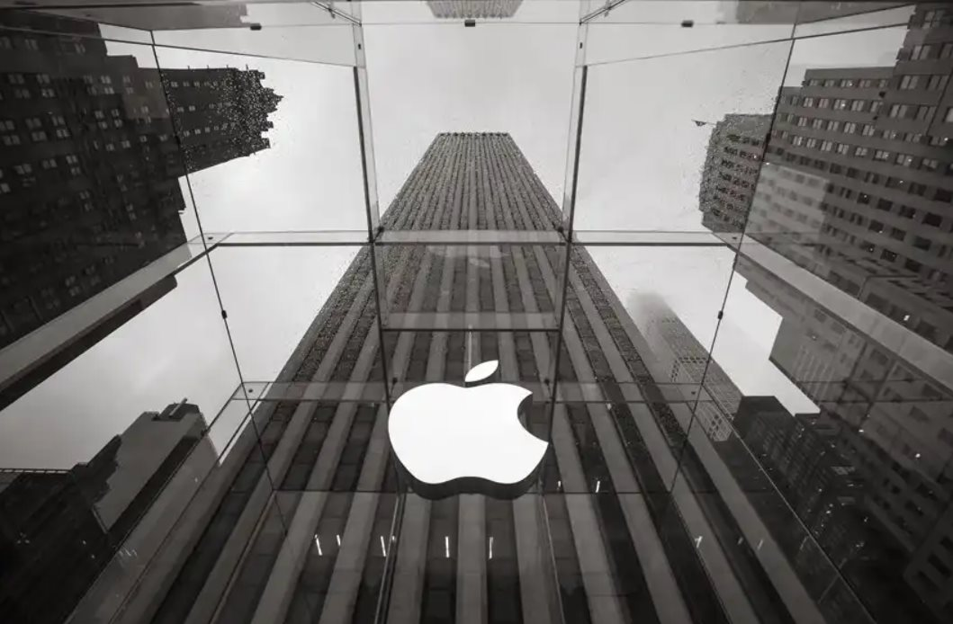 Ngược chiều cả thế giới, Tim Cook đứng ngoài cơn địa chấn AI, khiến đế chế Apple 3.000 tỷ USD hụt hơi- Ảnh 1. Ngược chiều cả thế giới, Tim Cook đứng ngoài cơn địa chấn AI, khiến đế chế Apple 3.000 tỷ USD hụt hơi- Ảnh 1.