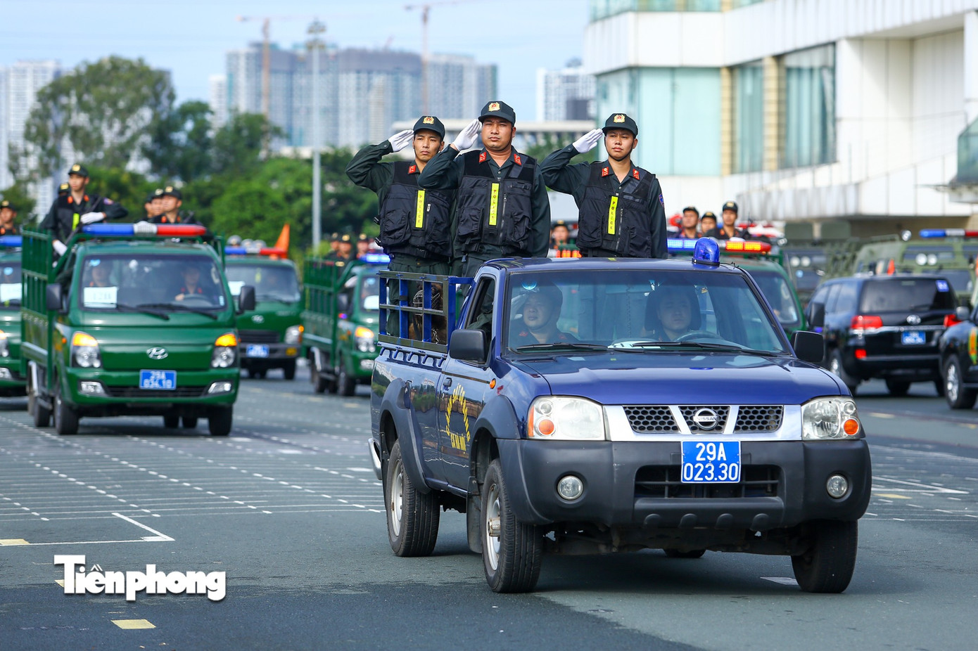 Công an Hà Nội hợp luyện diễu binh, diễu hành cho Ngày hội vì Thủ đô bình yên- Ảnh 15. Công an Hà Nội hợp luyện diễu binh, diễu hành cho Ngày hội vì Thủ đô bình yên- Ảnh 15.
