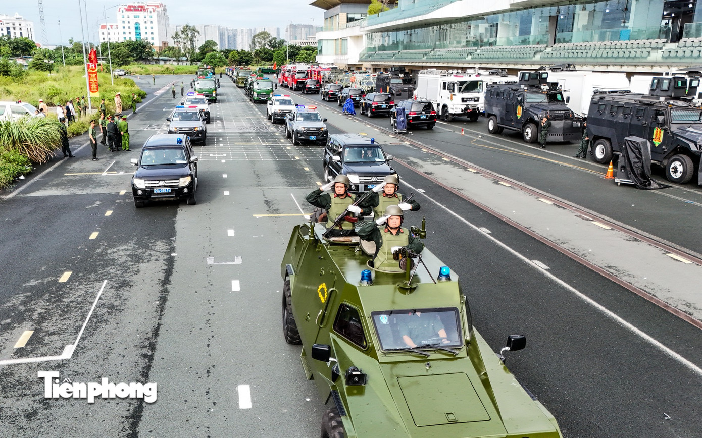 Công an Hà Nội hợp luyện diễu binh, diễu hành cho Ngày hội vì Thủ đô bình yên- Ảnh 10. Công an Hà Nội hợp luyện diễu binh, diễu hành cho Ngày hội vì Thủ đô bình yên- Ảnh 10.