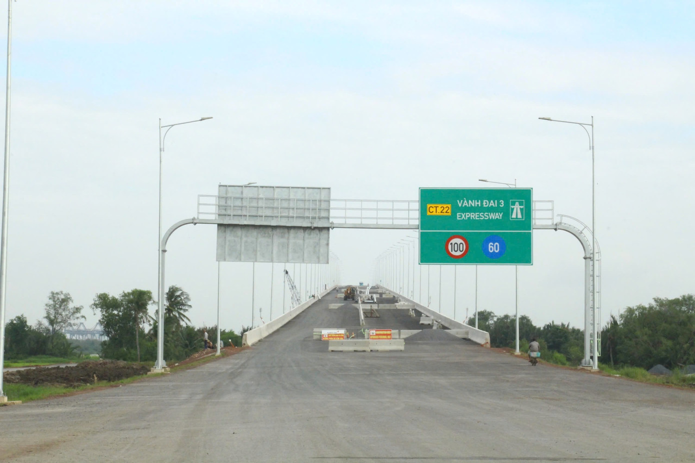 Cây cầu hơn 1.600 tỷ trên Vành đai 3 TPHCM trước ngày khai thác- Ảnh 2. Cây cầu hơn 1.600 tỷ trên Vành đai 3 TPHCM trước ngày khai thác- Ảnh 2.