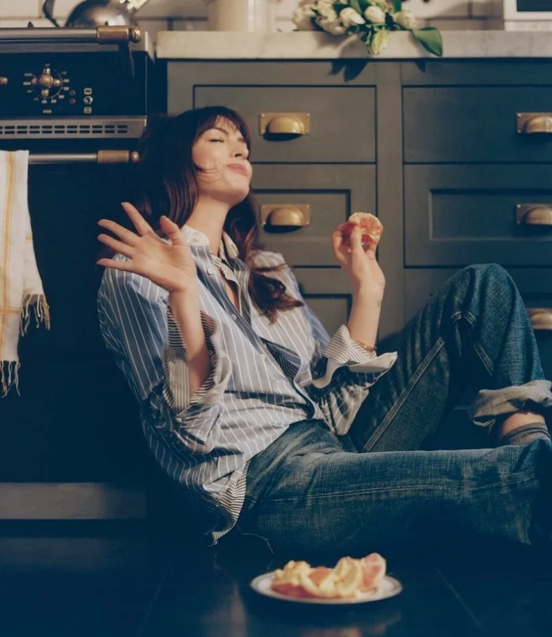 Anne Hathaway ở tuổi 42 vẫn đẹp đỉnh, ngoài việc uống 2 thìa dầu ô liu mỗi tối thì cô còn làm điều này 365 ngày- Ảnh 11. Anne Hathaway ở tuổi 42 vẫn đẹp đỉnh, ngoài việc uống 2 thìa dầu ô liu mỗi tối thì cô còn làm điều này 365 ngày- Ảnh 11.